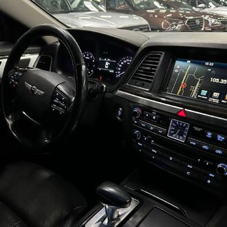 Hyundai GENESIS AT( 197 л.с.)