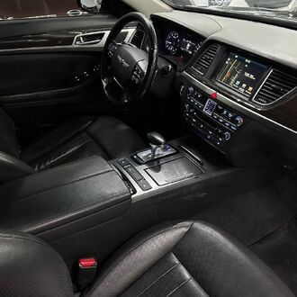 Hyundai GENESIS AT( 197 л.с.)