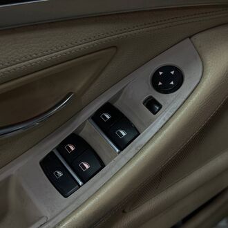 BMW 5 2.0 AT( 245л.с)