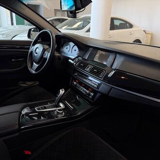 BMW 520d 2.0 AT Дизель 190 л.с.)
