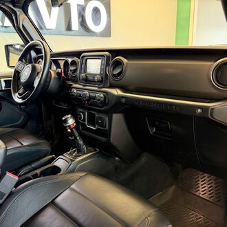Jeep WRANGLER 3.6МТ 289л.с. На МЕХАНИКЕ